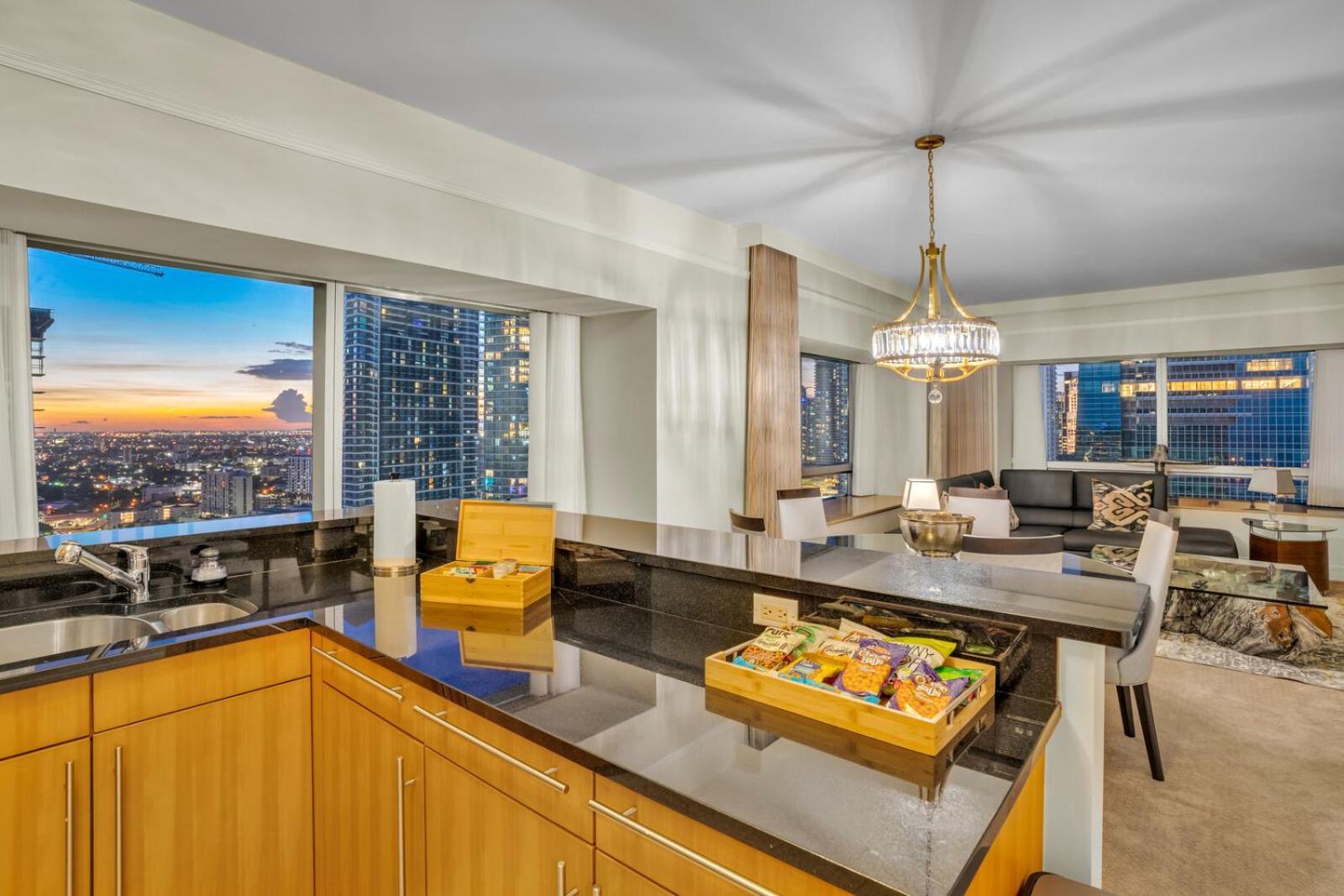 2 Bedroom Or King Studio Suites Four Seasons Hotel Miami Free Wi-Fi & Free Parking Ruang foto